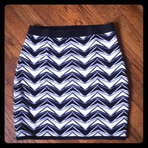 Chelsea & Violet Black and White Mini Skirt S